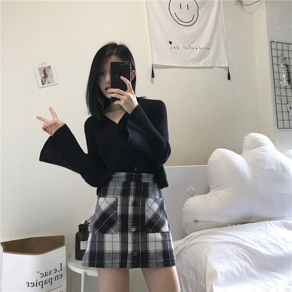 Kockás női szoknya magas derékkal, zsebekkel két színben