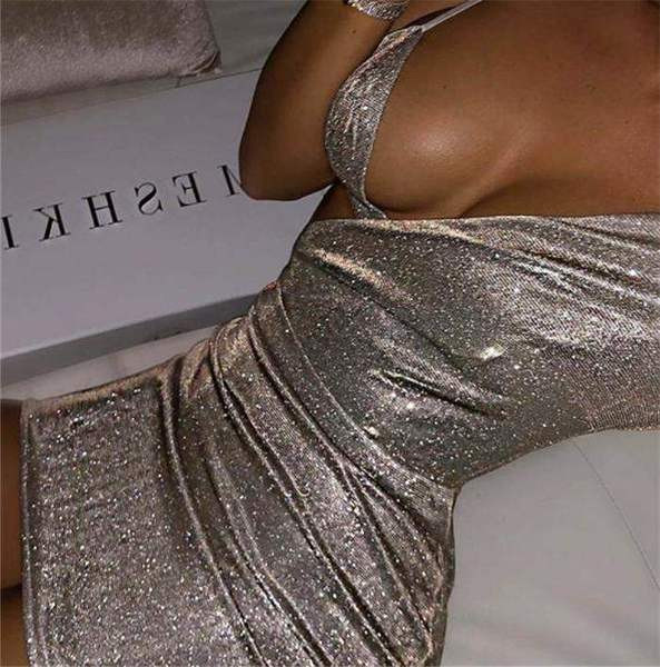 Egy ujjú női ruha ezüst színben