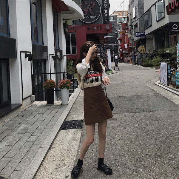 Modern női szoknya magas derékkal, két színben