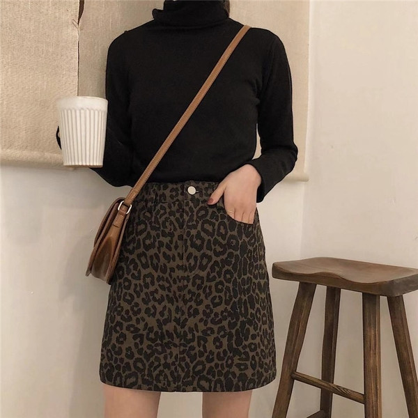 Aktuális női szoknya leopárd mintával, magas derékkal