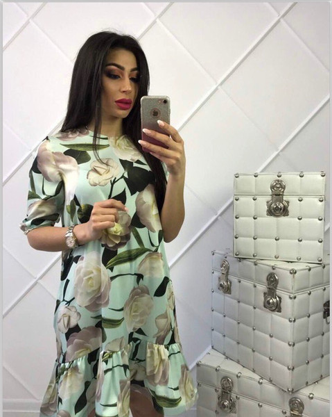 Modern női ruha mentes modell virágos motívumokkal több színben