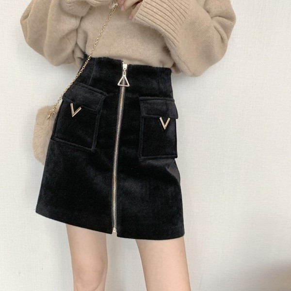 Női téli szoknya zsebekkel és cipzárral több színben