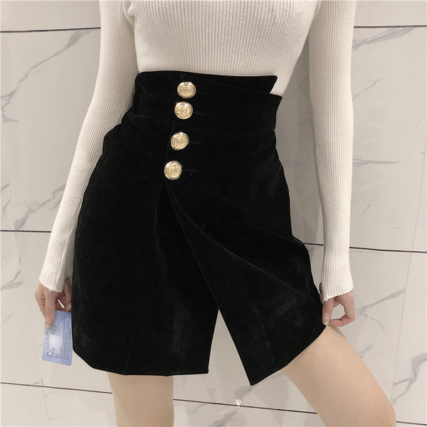 Stílusos női szoknya magas derékkal, fekete színben