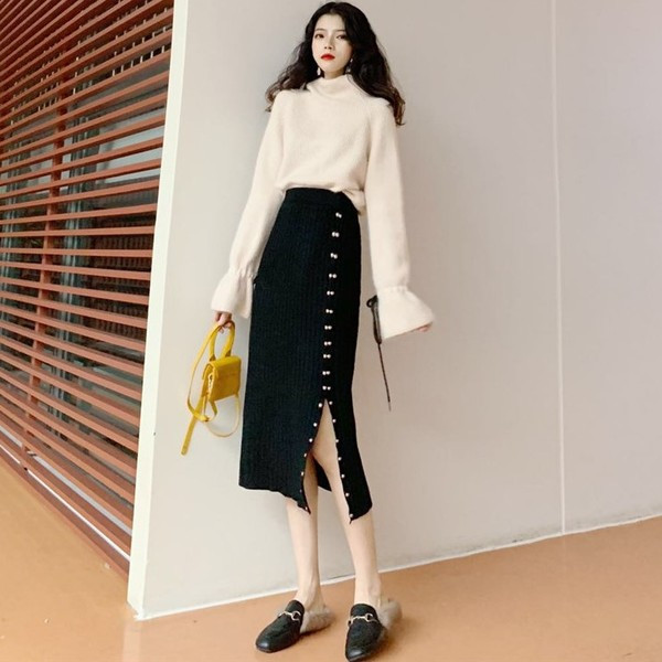 Stílusos női szoknya Karcsú modell fém elemekkel fekete színben