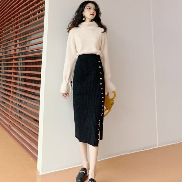 Stílusos női szoknya Karcsú modell fém elemekkel fekete színben