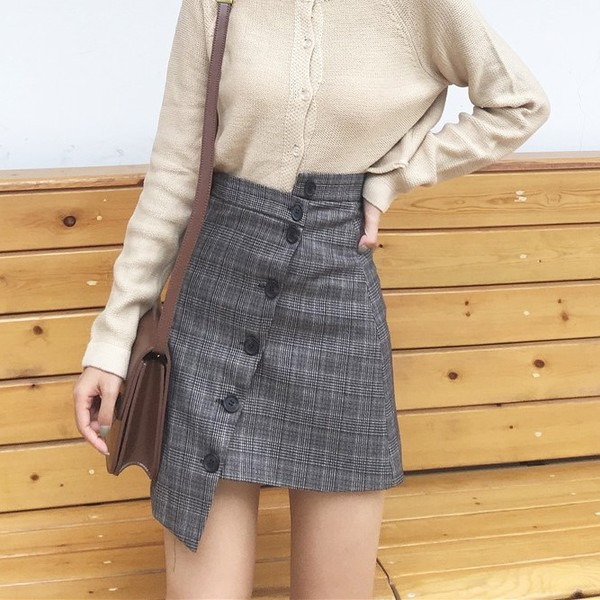 Aszimmetrikus női szoknya két színben