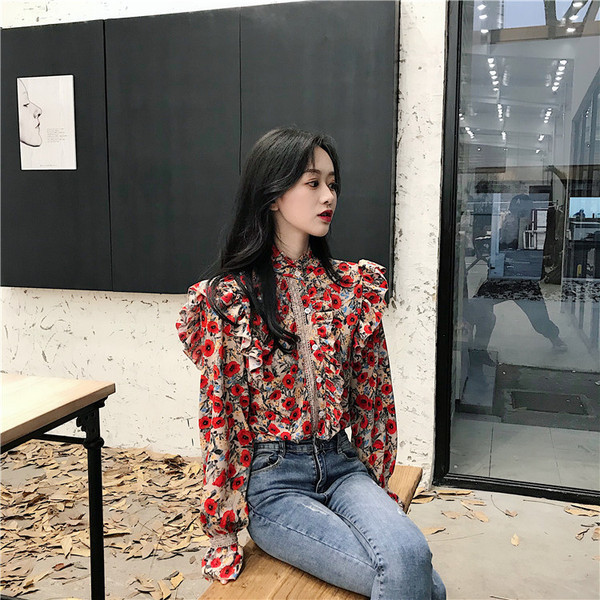 Stílusos női ing virágos motívumokkal, retro modell