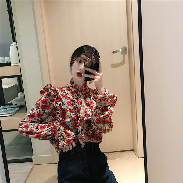 Stílusos női ing virágos motívumokkal, retro modell