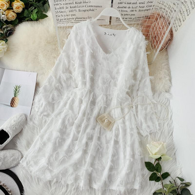 Modern női ruha szabású modell három színben