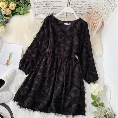 Modern női ruha szabású modell három színben