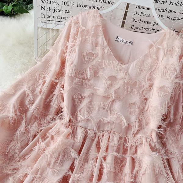 Modern női ruha szabású modell három színben