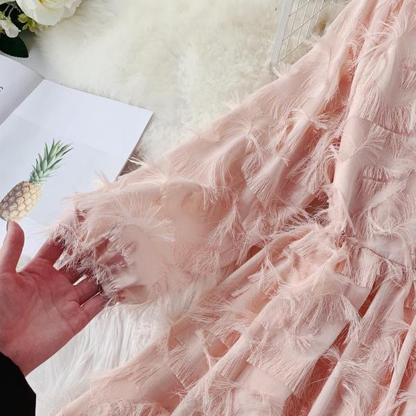 Modern női ruha szabású modell három színben