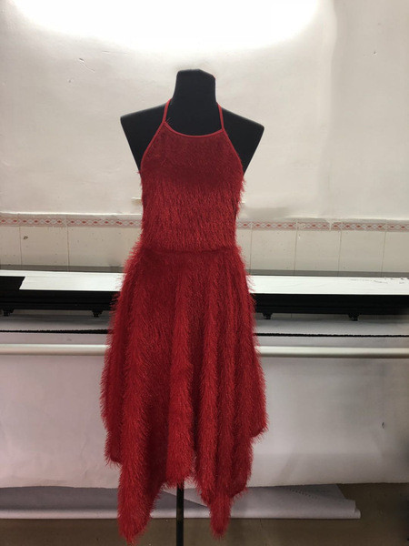 Új modell női ruha csupasz háttal, rojtokkal több színben