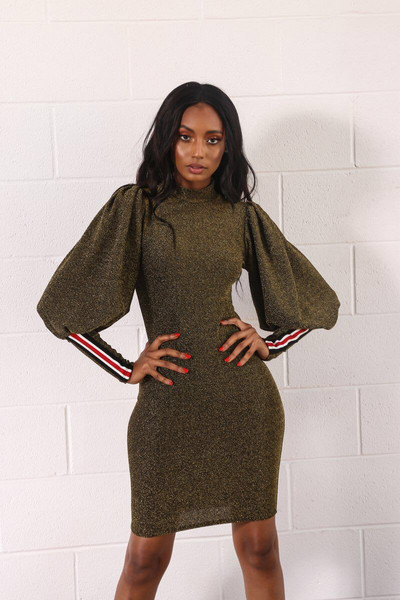 Stílusos női ruha O-nyakú és hosszú ujjú, két színben