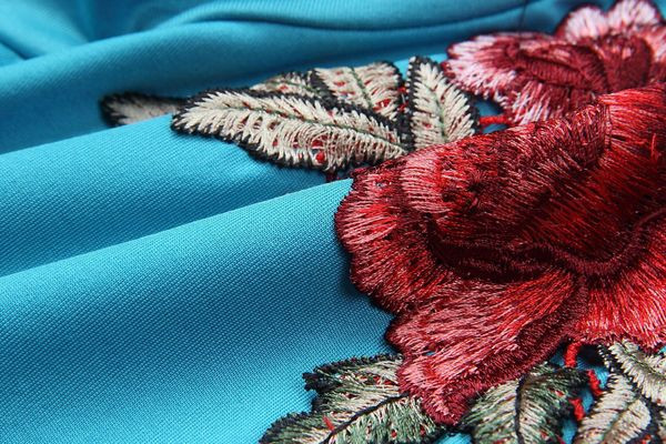 Modern női ruha virágos motívumokkal több színben