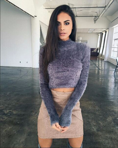 Téli női pulóver rövid modell több színben