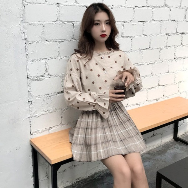 Elegáns női pöttyös blúz két színben