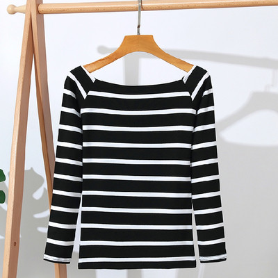 Alkalmi női blúz fekete-fehér csíkokkal