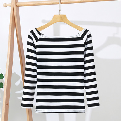 Alkalmi női blúz fekete-fehér csíkokkal