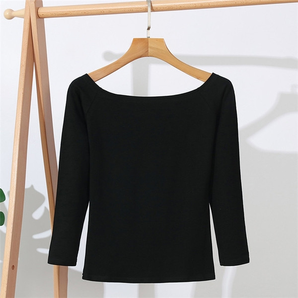 Alkalmi női blúz fekete-fehér csíkokkal