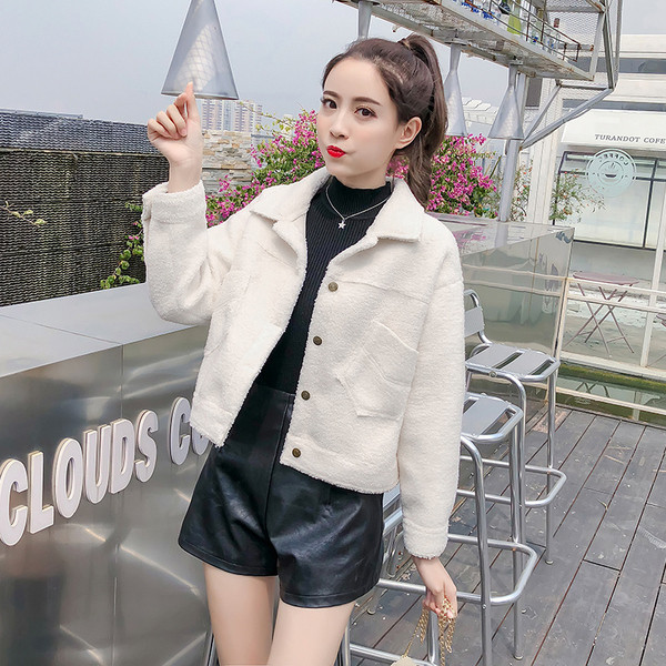 Модерно дамско късо палто в три цвята