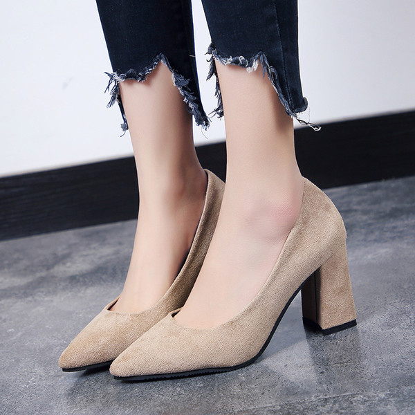 Κομψά γυναικεία παπούτσια με ψηλό τακούνι  από οικολογικό σουέτ