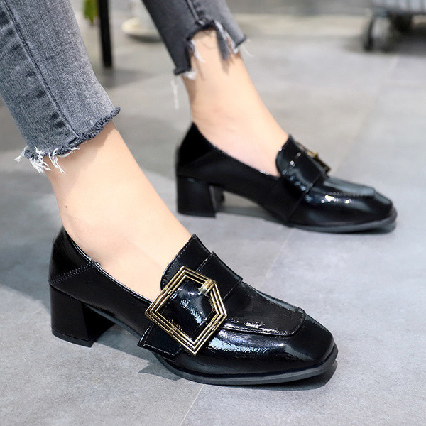 Γυναικεία παπούτσια με ψηλό τακούνι  με πόρπη