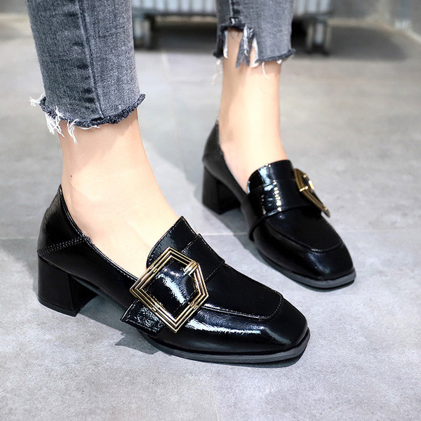 Γυναικεία παπούτσια με ψηλό τακούνι  με πόρπη