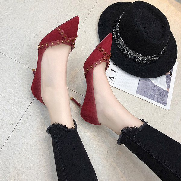 Γυναικεία  παπούτσια με ψηλό τακούνι  σε μαύρο και κόκκινο χρώμα