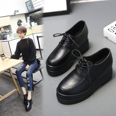 Γυναικεία μοντέρνα παπούτσια  με ψηλά τακούνια σε δύο μοντέλα - μαύρο χρώμα