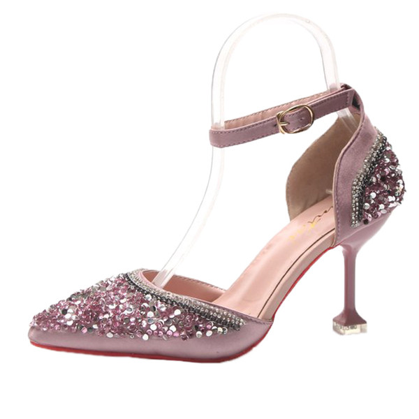 Μοντέρνα γυναικεία παπούτσια με ψηλά τακούνια σε διάφορα χρώματα