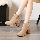 Елегантни дамски боти в два цвята на висок ток