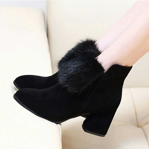 Дамски модерни боти с пух на висок ток
