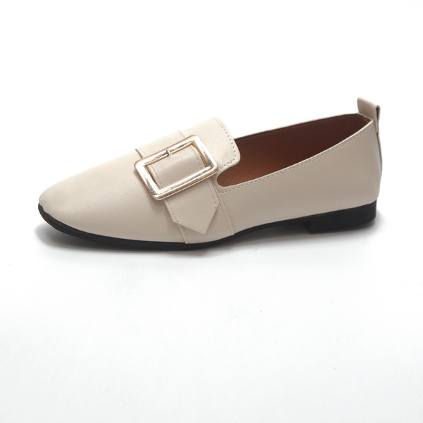 Дамски обувки с катарама в два цвята от еко кожа