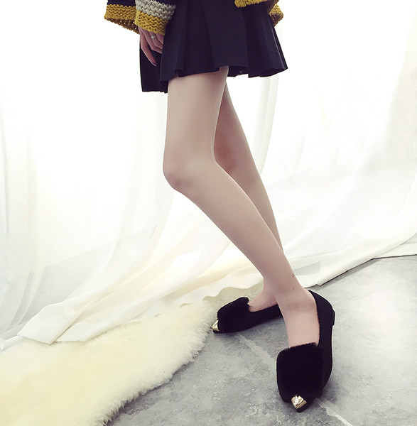 Модерни дамски обувки с пух в два цвята