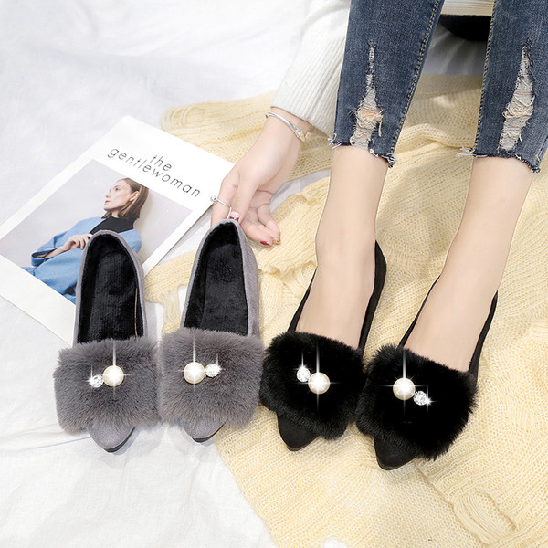 Дамски модерни обувки в два цвята с декоративни перли