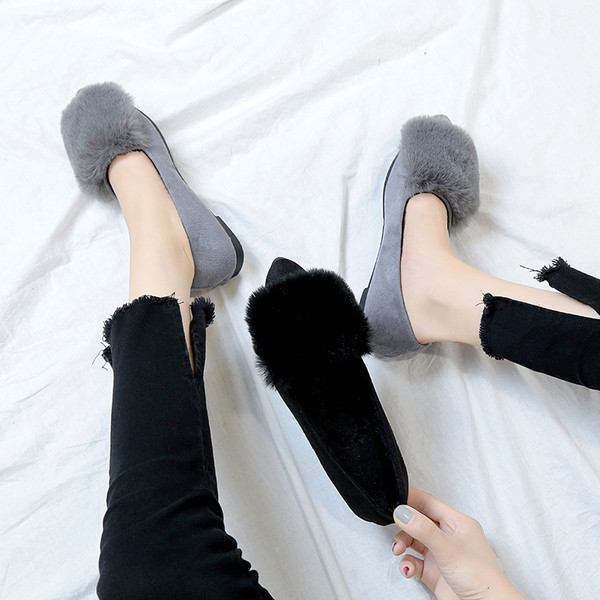 Дамски модерни обувки с пух в два цвята - сив и черен
