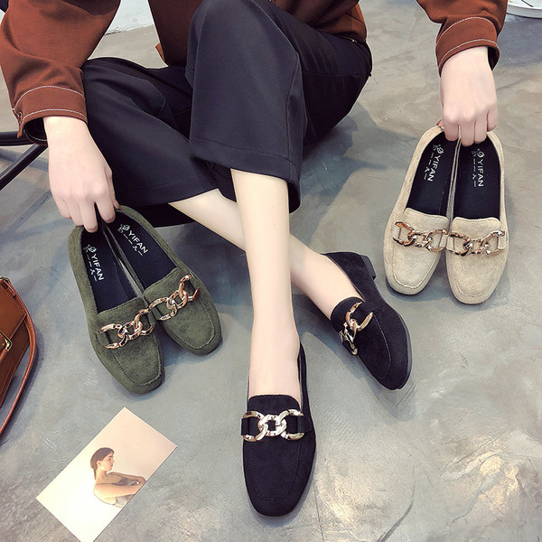 Модерни дамски обувки в три цвята с катарама