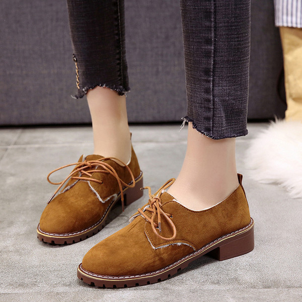 Дамски стилни обувки в три цвята с мека подплата