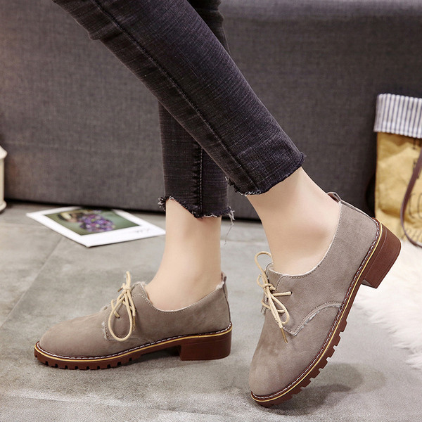 Дамски стилни обувки в три цвята с мека подплата