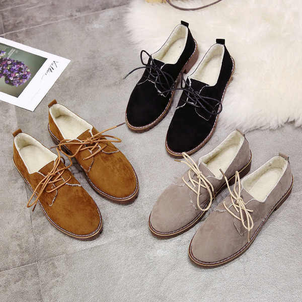 Дамски стилни обувки в три цвята с мека подплата