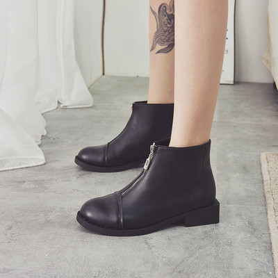 Дамски модерни боти с цип в черен цвят