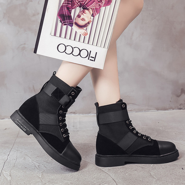 Актуални дамски ботуши в три цвята