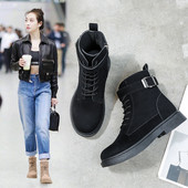 Модерни дамски боти в два цвята - бежов и черен