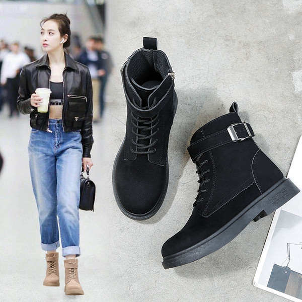 Модерни дамски боти в два цвята - бежов и черен