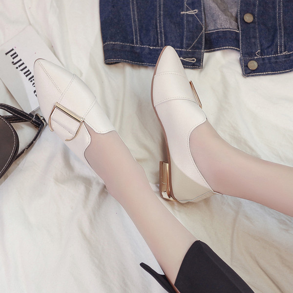 Дамски обувки в няколко цвята с катарама - заострен модел