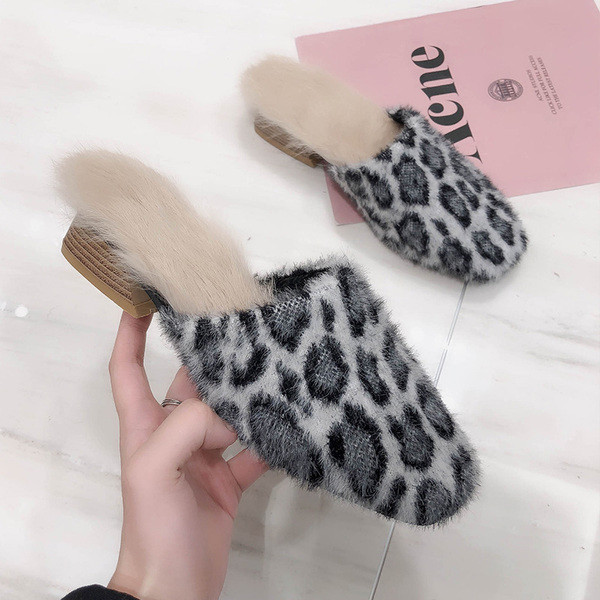 Дамски модерни есенни чехли в два цвята