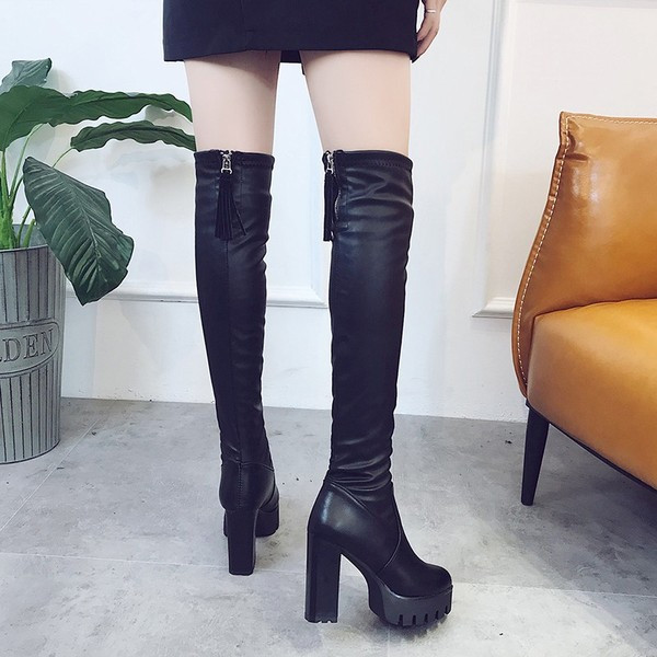 Стилни дамски ботуши в черен цвят - два модела