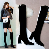 Стилни дамски високи ботуши от еко велур в черен цвят
