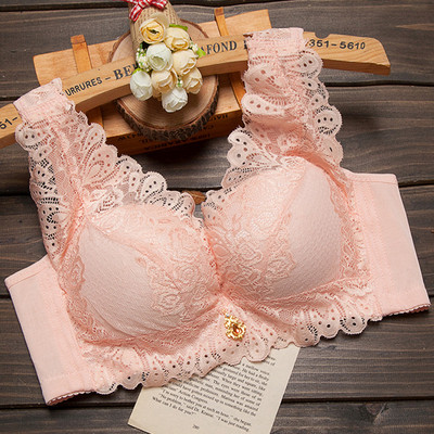 Дамски сутиен с дантела и широки презрамки в няколко цвята